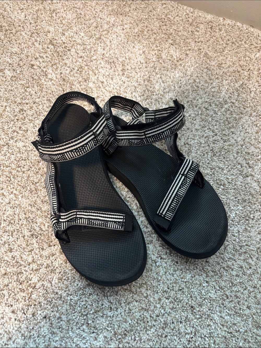 Black Women's Strappy Outdoor Sandals - Texas